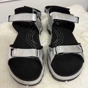 ECCO Women’s Yucatan 2.0 Silver Sandal size 41 (10.5)